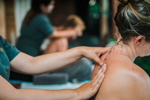 Kroppsbehandlingar, aromaterapi, djupmassage och klassisk massage