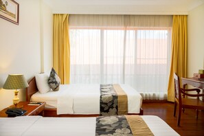 Connecting Family Room, Balcony, Pool View-Free one way pick-up - Silk D' Angkor Boutique Hotel (Siem Reap)