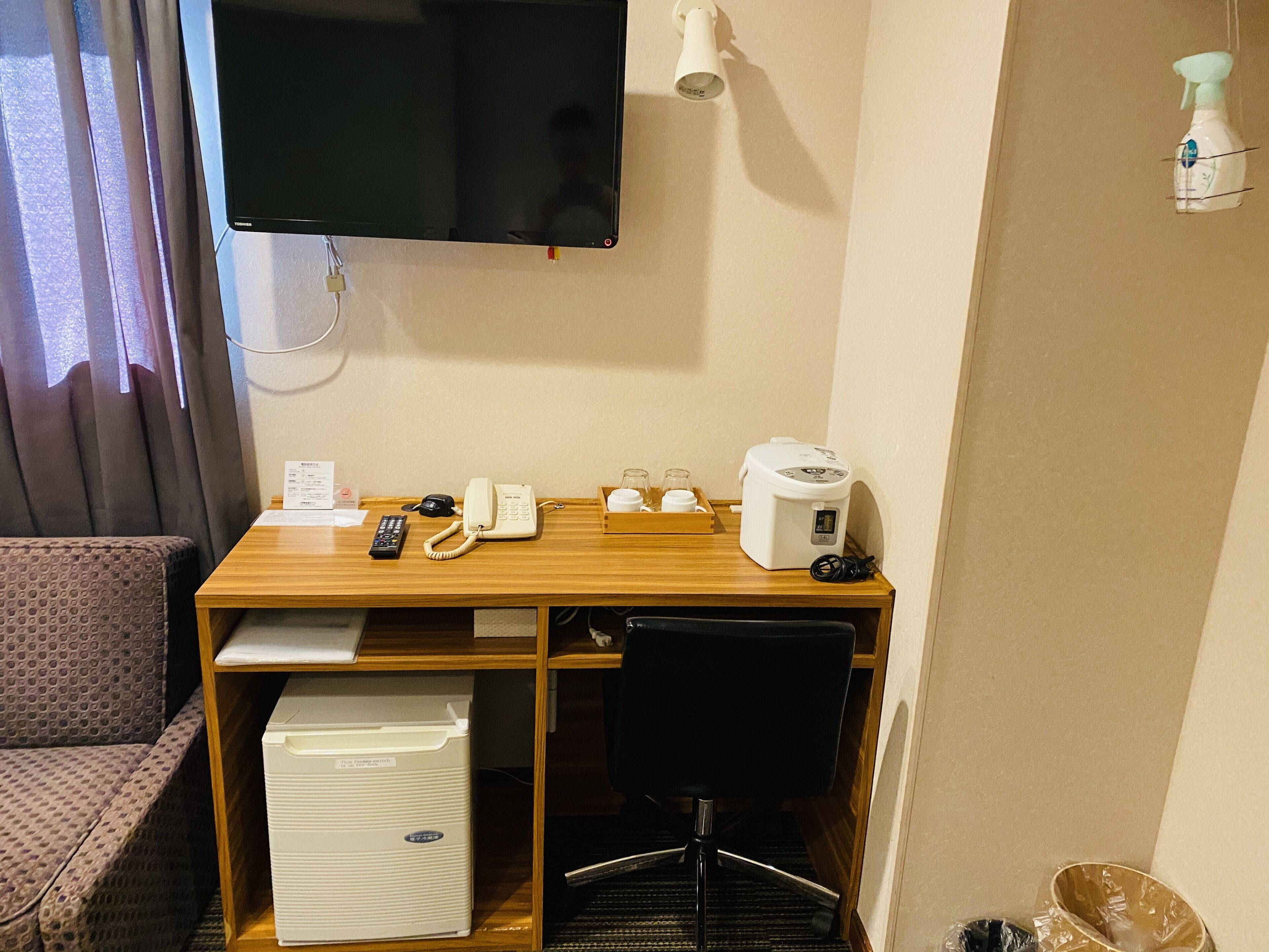 twin room, non smoking | 1 bedroom, down duvets, pillow-top beds, in-room safe