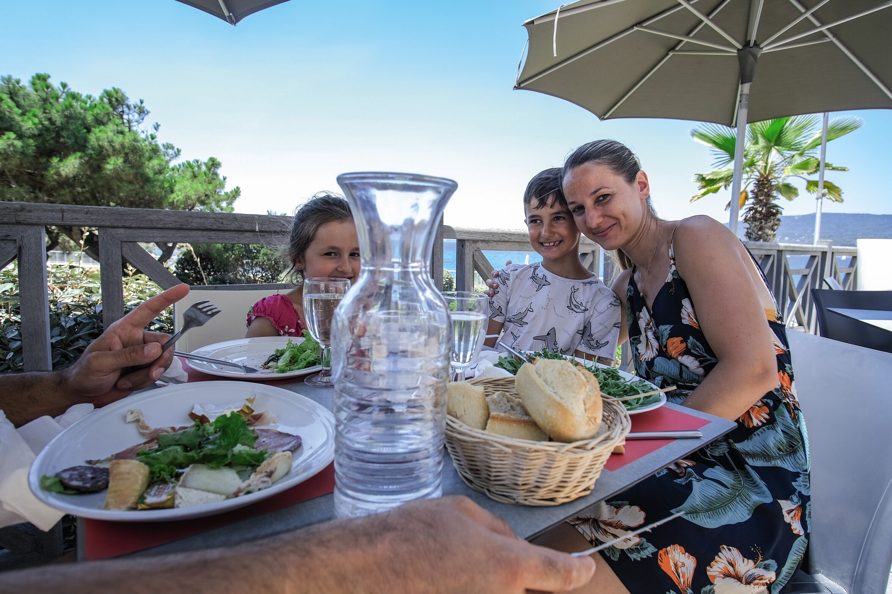 breakfast and dinner served, al fresco dining