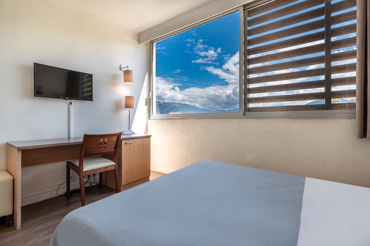 1 bedroom, in-room safe, iron/ironing board, free WiFi