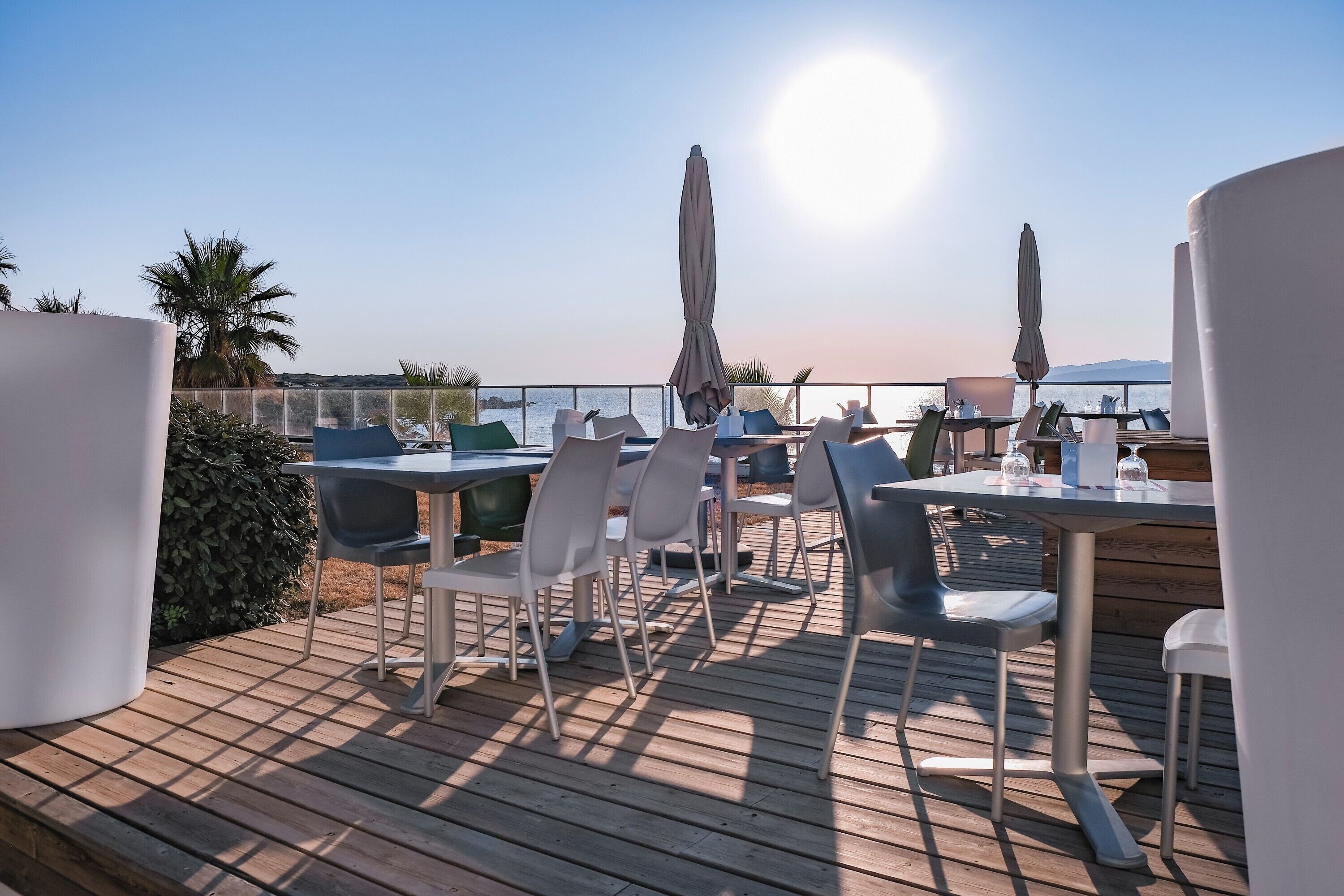 breakfast and dinner served, al fresco dining