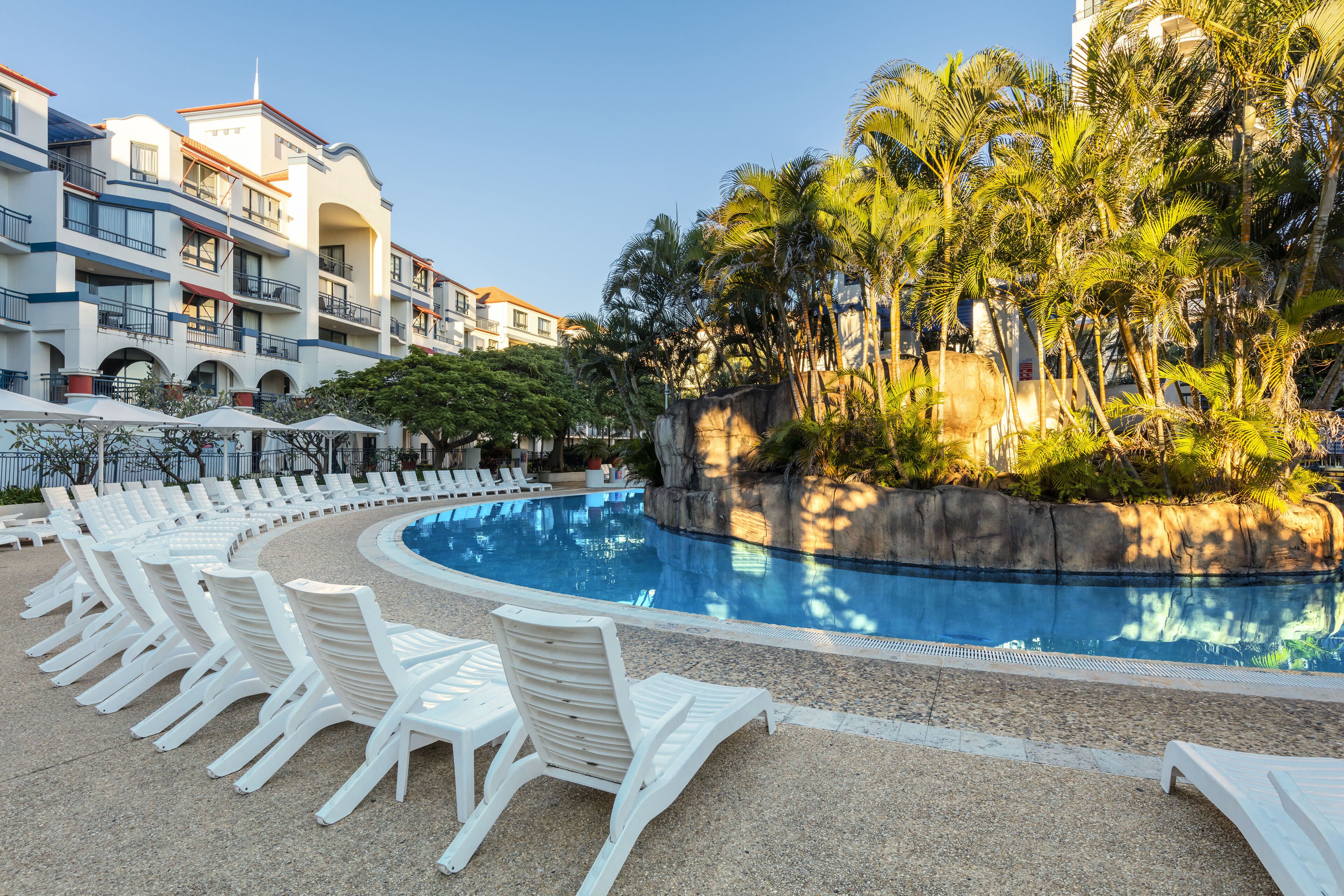 Oaks Gold Coast Calypso Plaza Suites — image 4