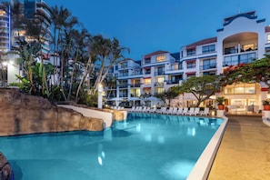 Outdoor pool, sun loungers