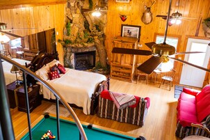 Cabaña (The Pond House) | Mobiliario individual y wifi gratis