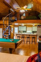 Cabaña (The Pond House) | Mobiliario individual y wifi gratis