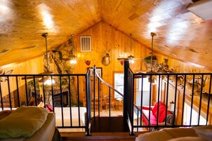 Cabaña (The Pond House) | Mobiliario individual y wifi gratis