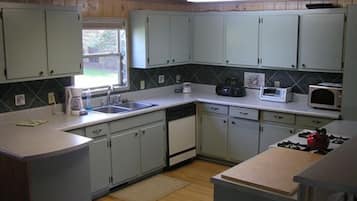 Cabin (The Pond House) | Private kitchen