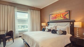 Hill View Guest Room, 1 King Bed | Hypo-allergenic bedding, down duvets, minibar, in-room safe