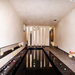 Behandelingskamers voor koppels, een bubbelbad, een stoombad