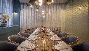 Breakfast, lunch and dinner served