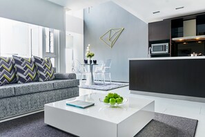 Premier Loft, 1 Bedroom | 1 bedroom, in-room safe, desk, laptop workspace - Citadines Fusionopolis Singapore (Singapore)