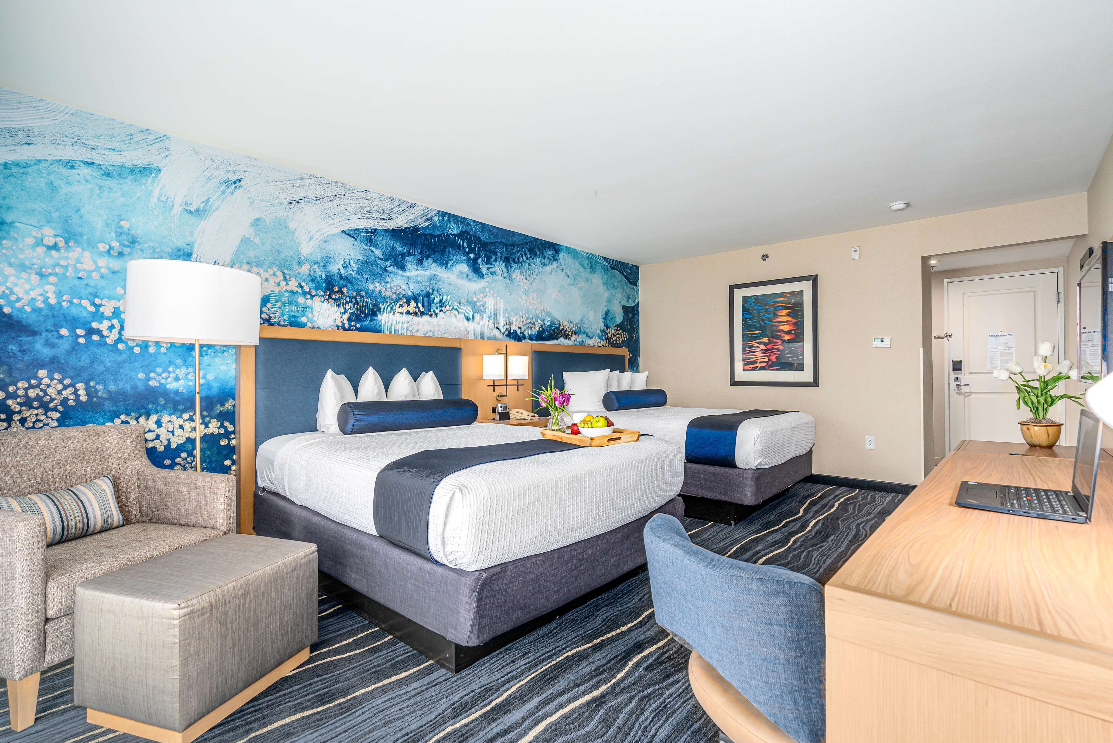 premium bedding, in-room safe, desk, laptop workspace