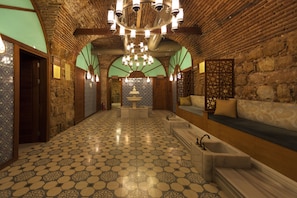 Salas de tratamientos para parejas, sauna, bañera de hidromasaje