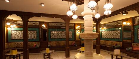 Couples treatment room(s), sauna, hot tub, steam room