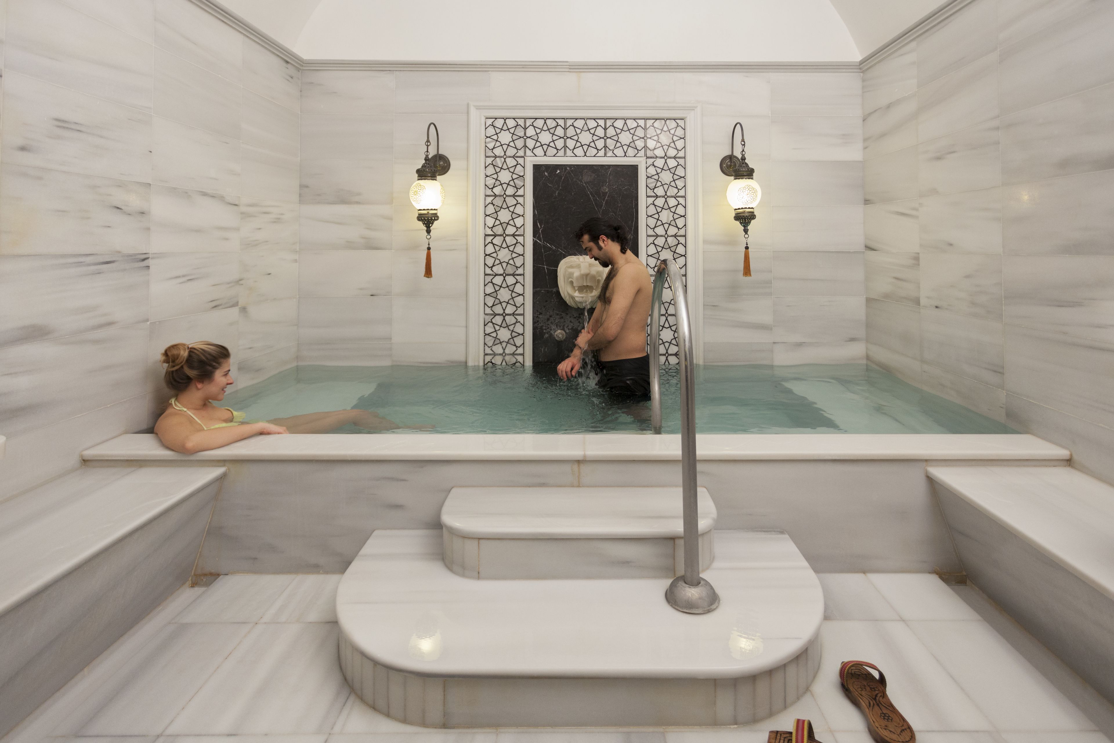 Couples treatment room(s), sauna, hot tub, steam room