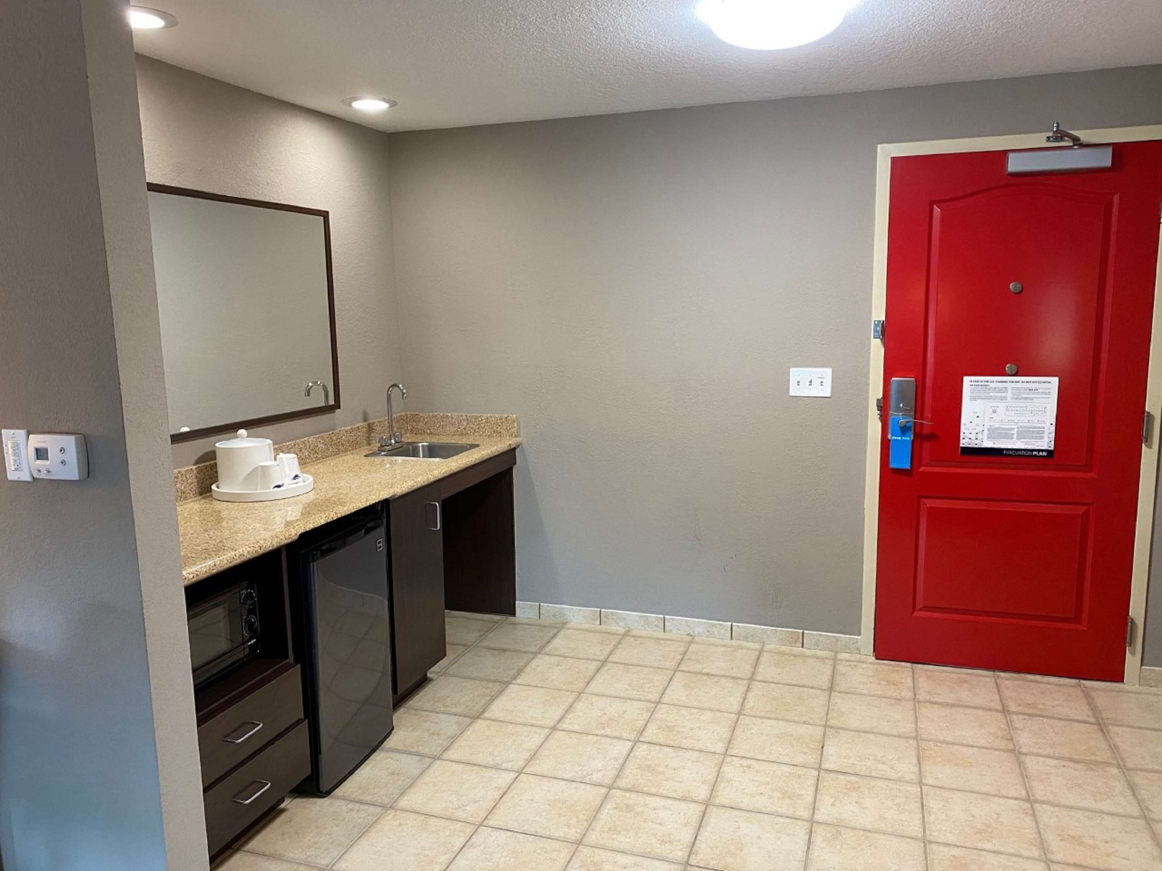 studio, accessible, non smoking | minibar