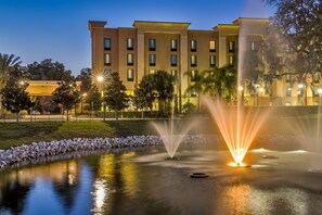 Fountain - Hampton Inn & Suites Orlando-Apopka (Apopka)