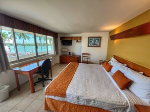 Standard Room, 1 King Bed, Non Smoking - Best Western Riviera Tuxpan (Tuxpan)