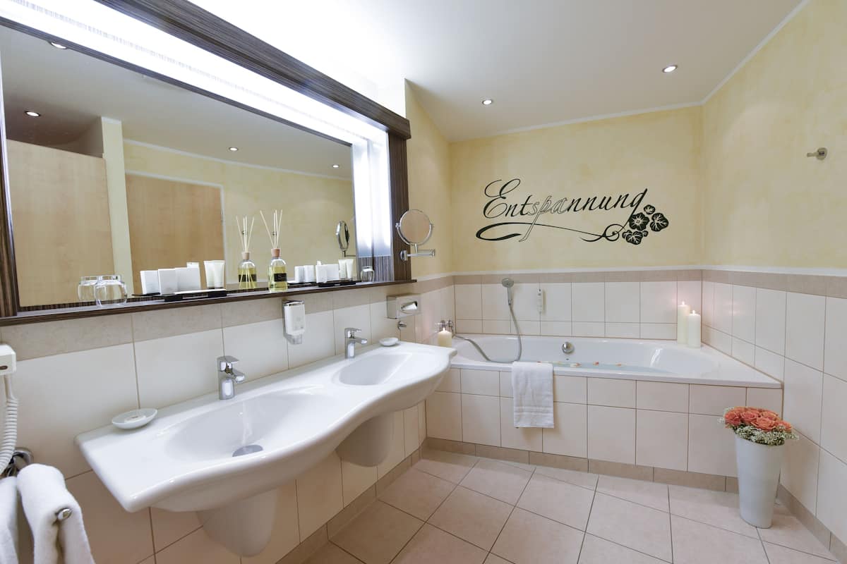suite | bathroom | shower, free toiletries, hair dryer, dressing gowns