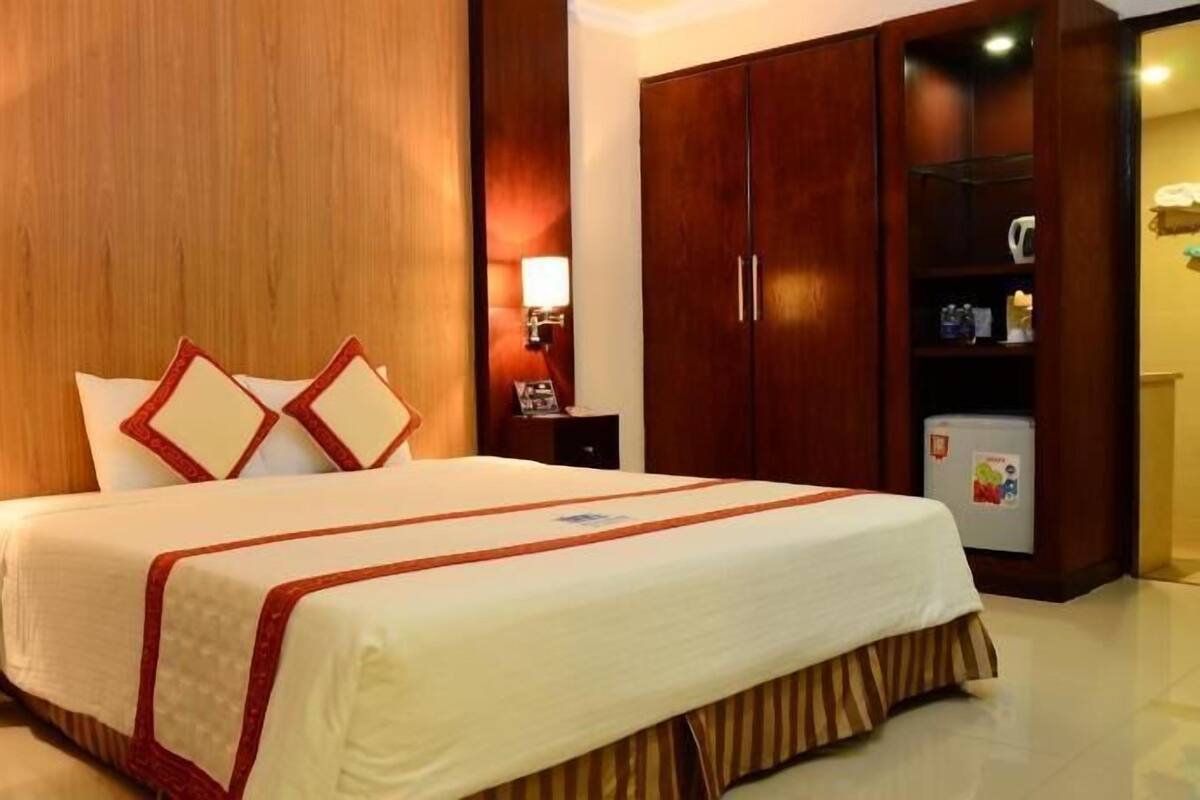 Free minibar items, in-room safe, desk, blackout drapes