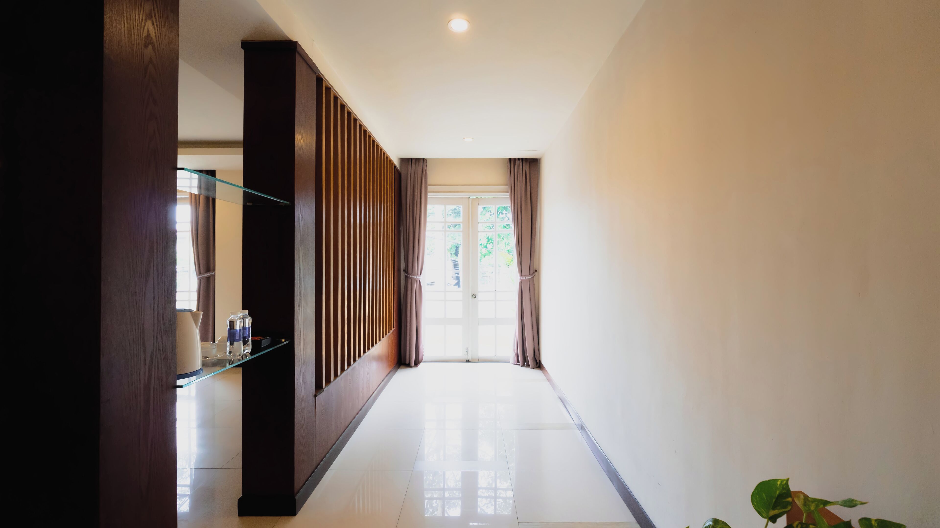 deluxe suite | 1 bedroom, free minibar items, in-room safe, desk