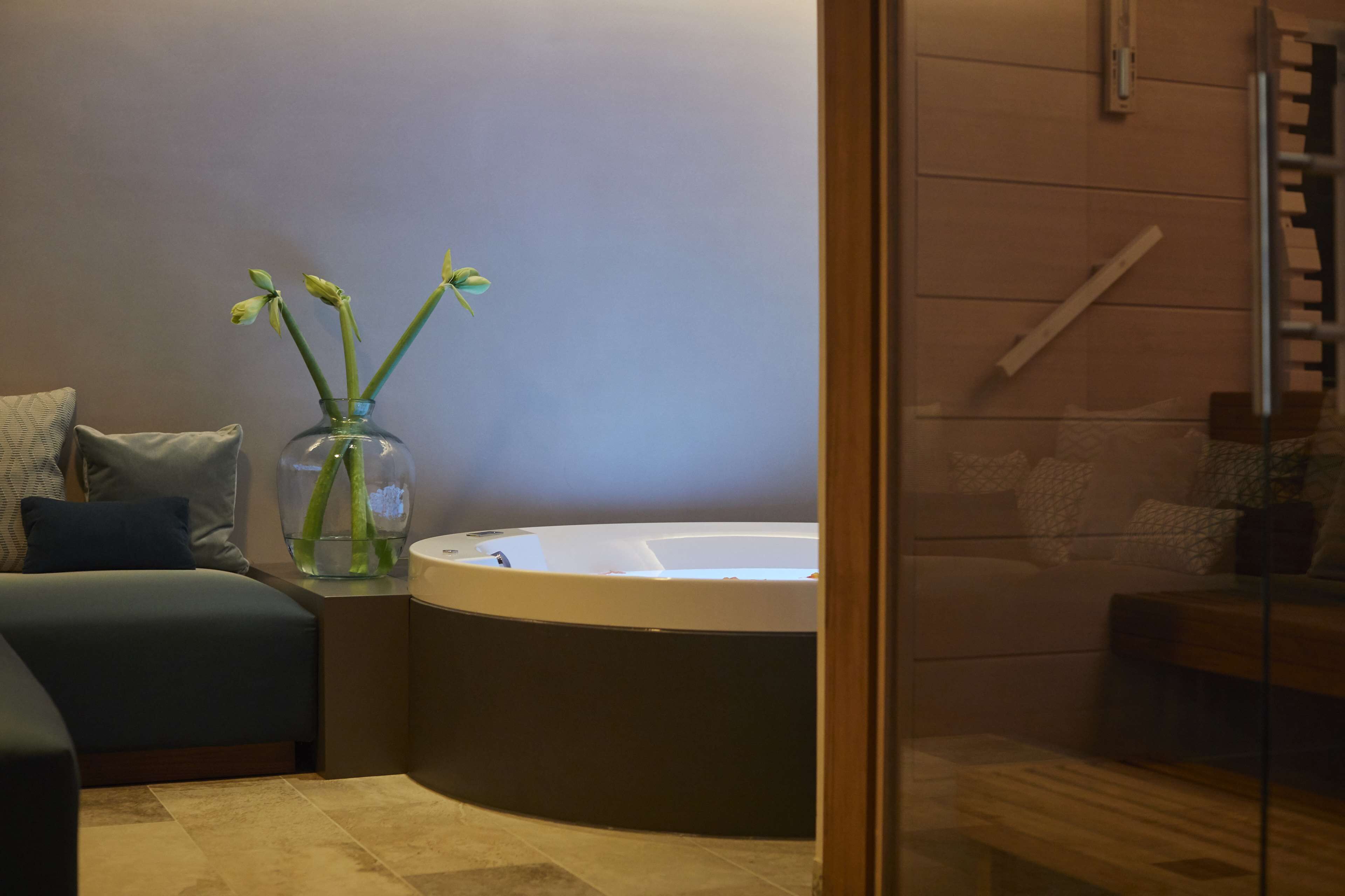 body treatments, aromatherapy, hot stone massages, swedish massages