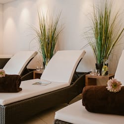 Sauna, steam room, body treatments, aromatherapy, body wraps