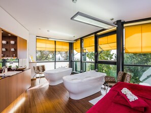 Sauna, baño de vapor, tratamientos corporales y aromaterapia
