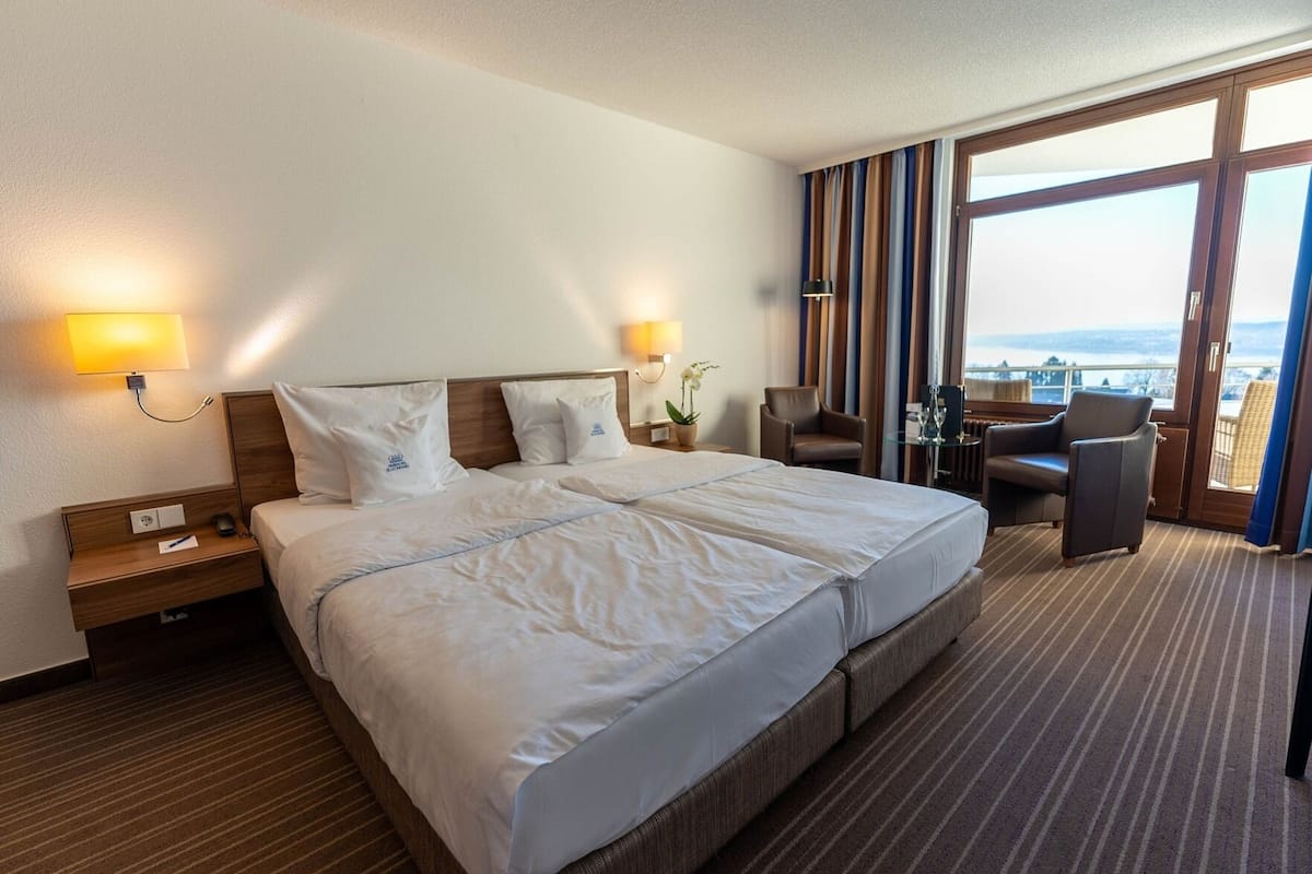 Ropa de cama hipoalergénica y artículos del minibar gratis