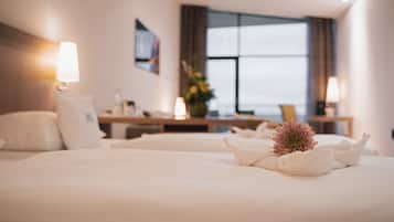 Junior Suite, Lake View | 2 bedrooms, hypo-allergenic bedding, free minibar items, in-room safe