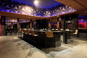 7 间餐厅，供应早餐、午餐和晚餐
