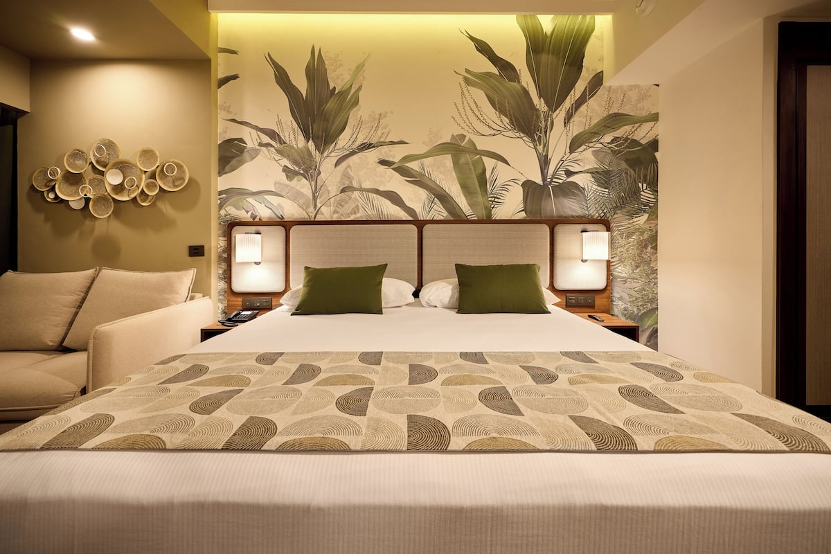 Minibar, in-room safe, blackout curtains, iron/ironing board