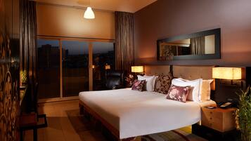 1 sovrum, värdeförvaringsskåp på rummet, skrivbord och ljudisolering