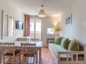 32-cm TV with digital channels - Vacanceole Residence L'Ile d'Or (La Londe-les-Maures)