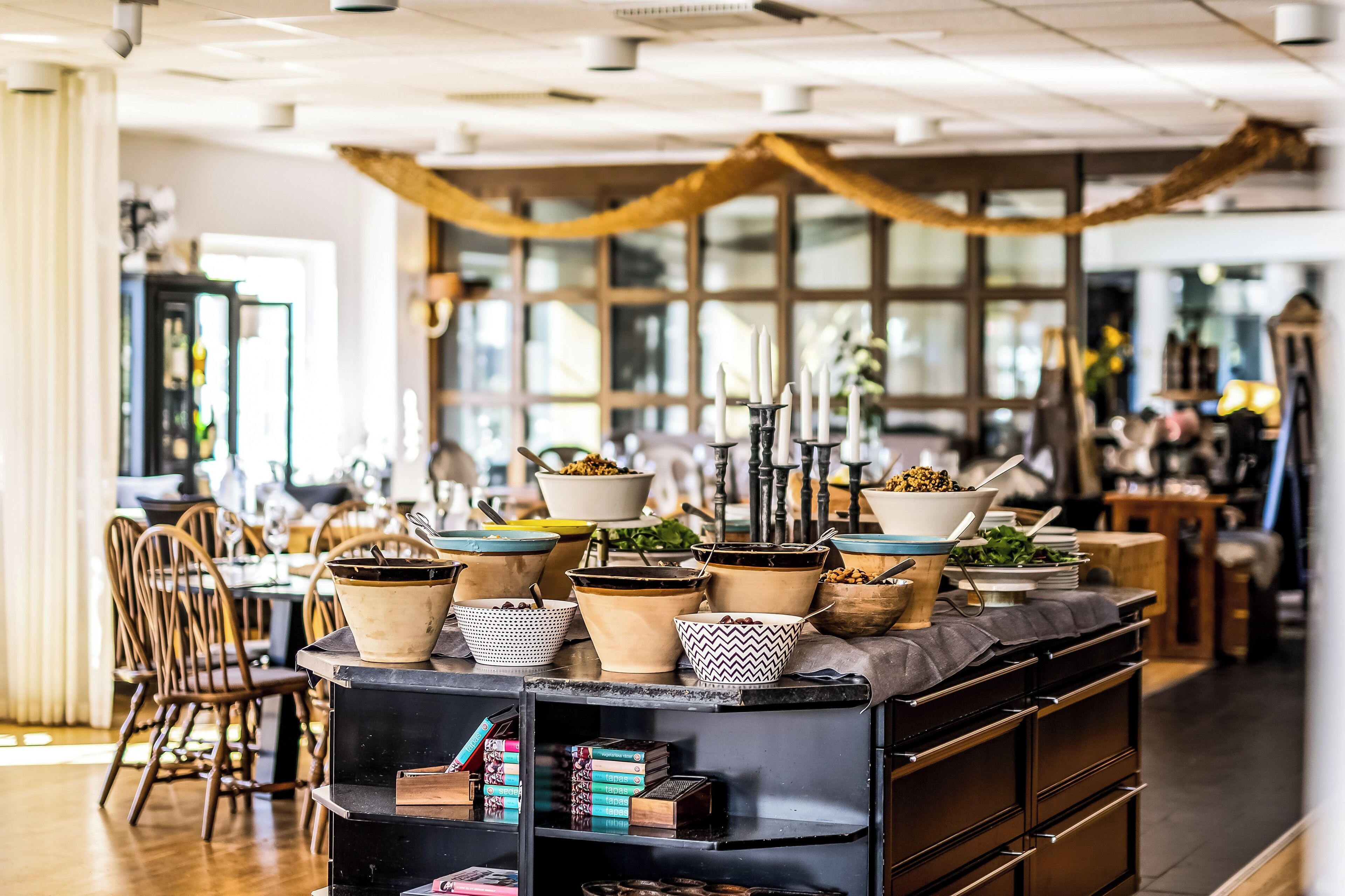 Sudah termasuk sarapan prasmanan setiap hari