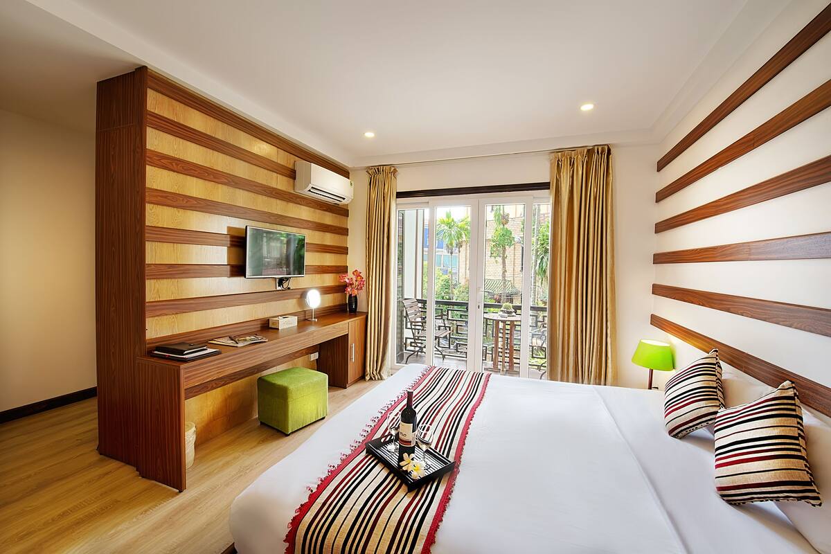 Minibar, in-room safe, desk, soundproofing