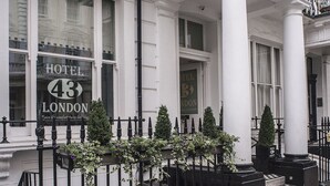 Exterior - Mstay Hotel 43 (London)