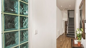 Hallway - Mstay Hotel 43 (London)