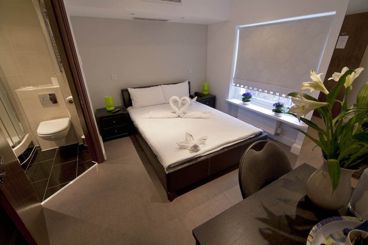 Shower, free toiletries, hair dryer, towels