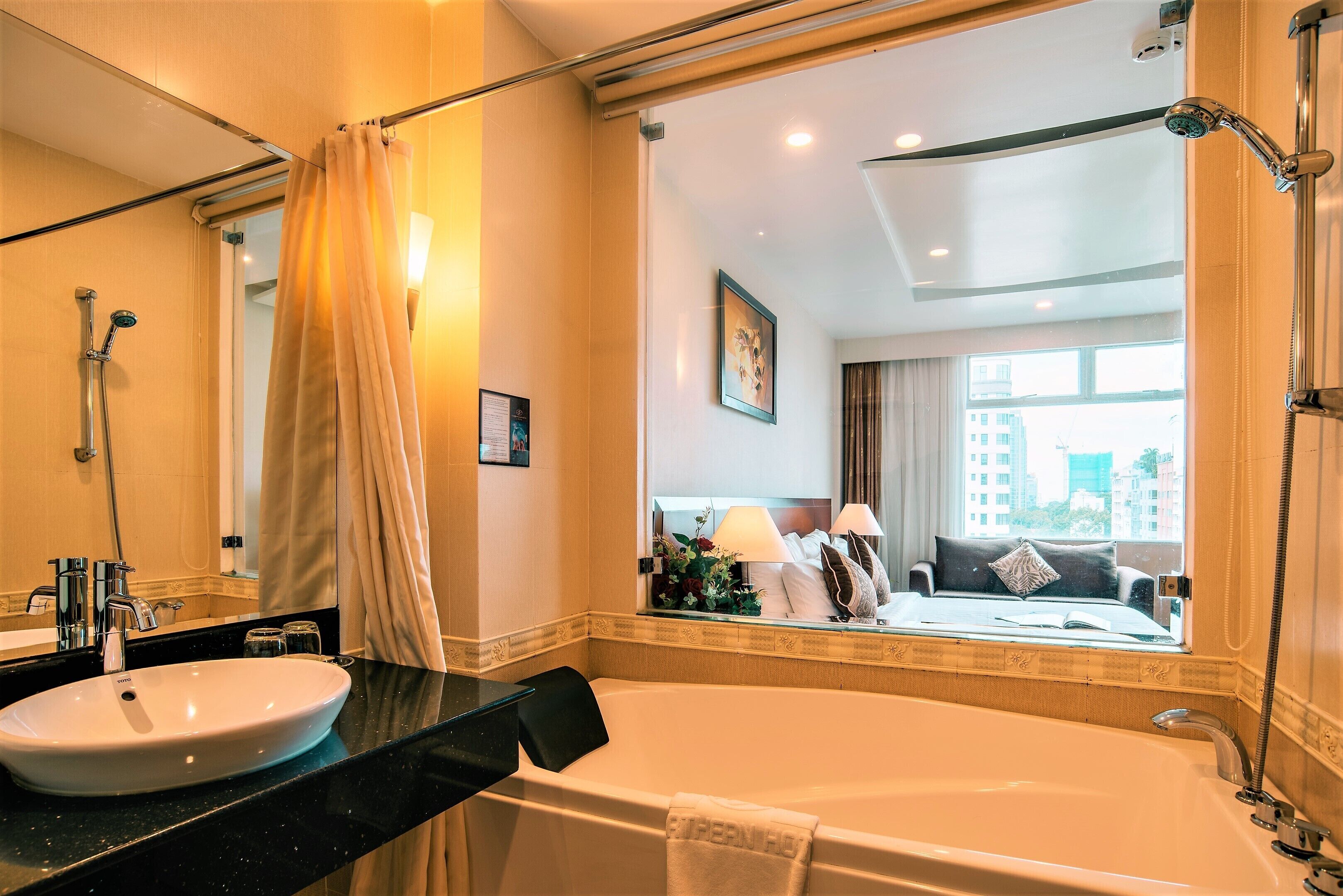 premier double window | bathroom | free toiletries, hair dryer, dressing gowns, slippers