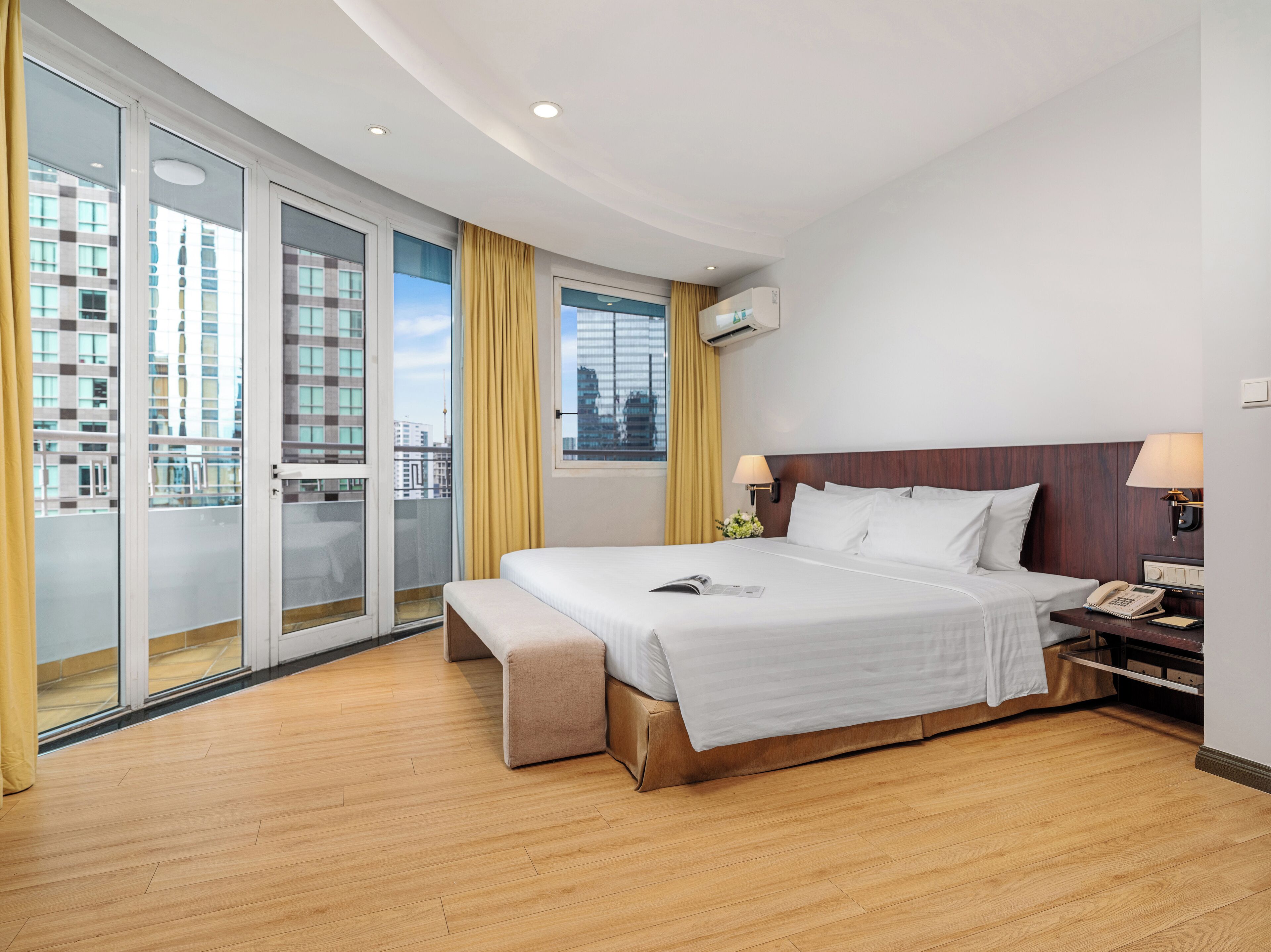 Down duvets, minibar, in-room safe, free WiFi