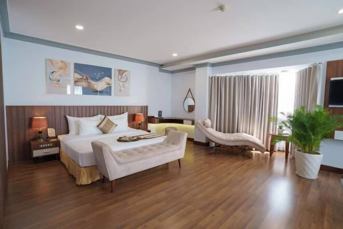 In-room safe, desk, blackout curtains, soundproofing