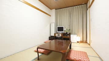 Down comforters, pillowtop beds, desk, blackout drapes