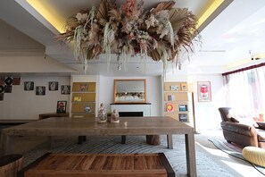 Reception - Mini Central  (Hong Kong)