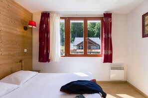 Appartement | Verduisterende gordijnen, geluiddichte muren, gratis wifi, beddengoed