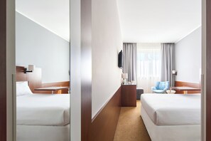 Double Room | Hypo-allergenic bedding, in-room safe, desk, laptop workspace - DeSilva Inn Katowice Airport (Ozarowice)