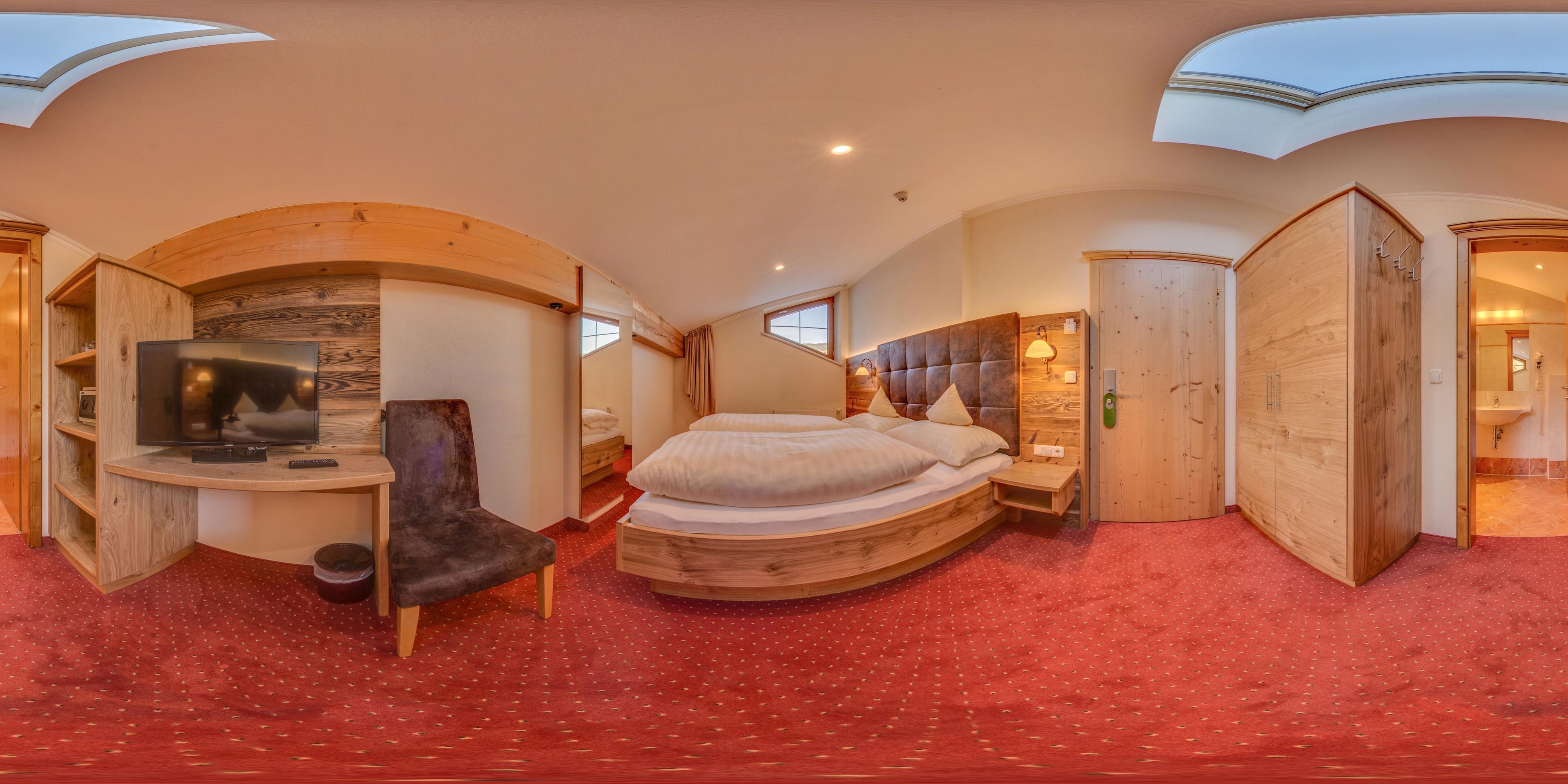 1 bedroom, in-room safe, desk, soundproofing