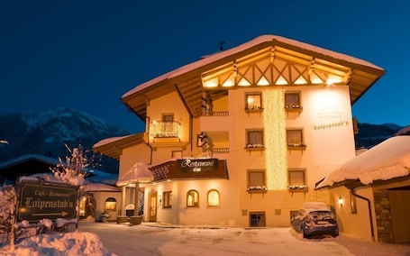 Mặt tiền nơi lưu trú