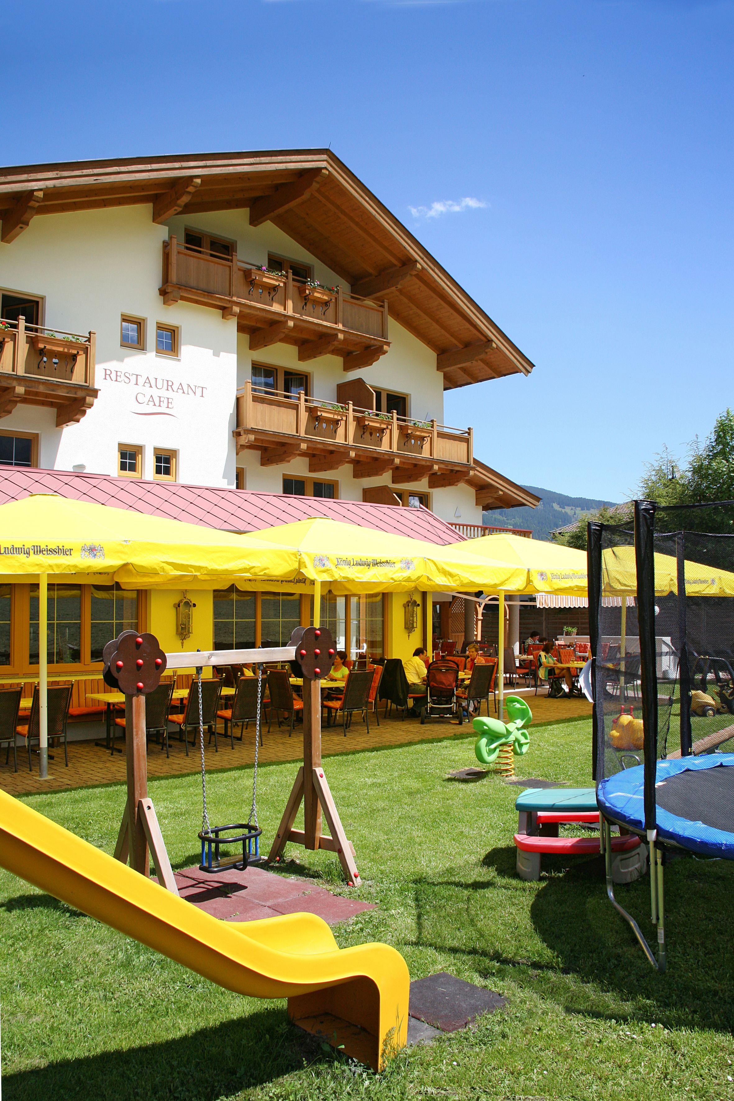 children’s play area – outdoor